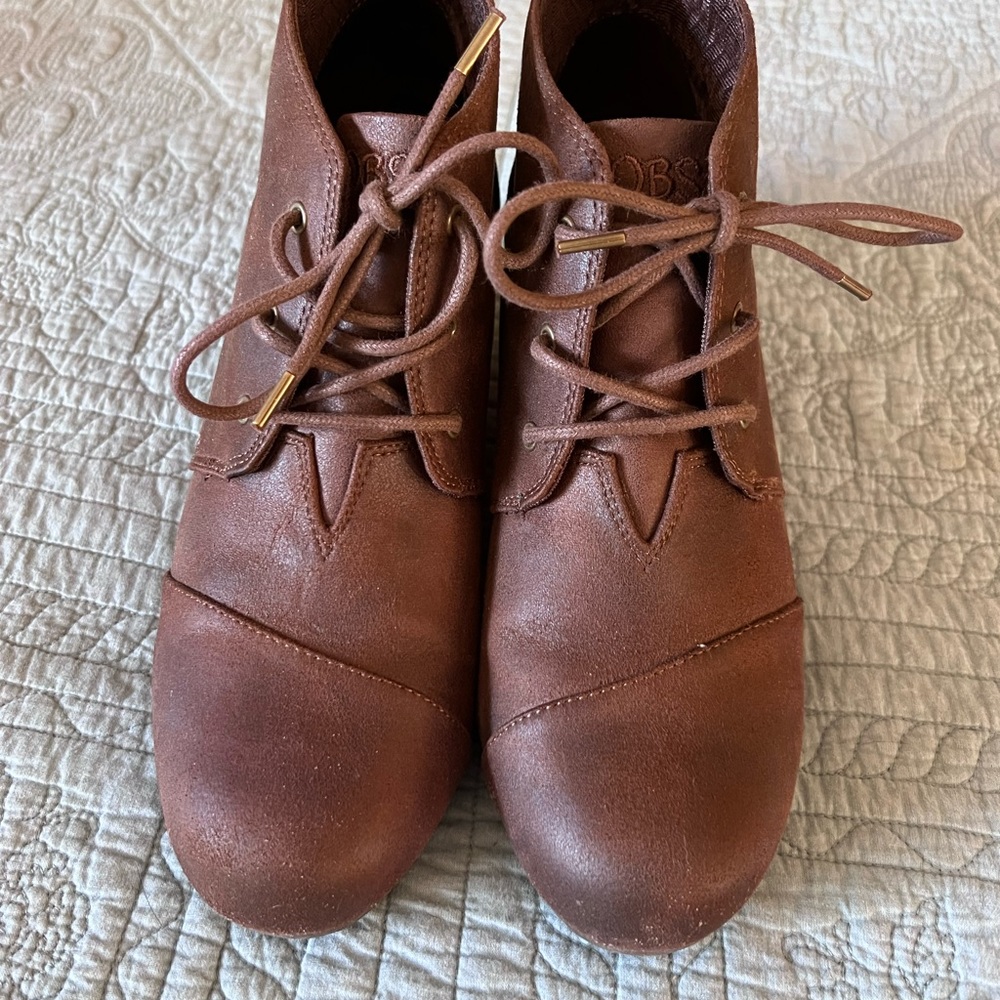 BOBS by Sketchers brown wedge shoes